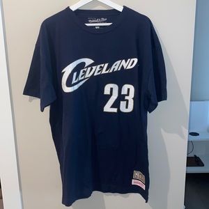 NWT Cleveland Cavaliers James 23 Tshirt